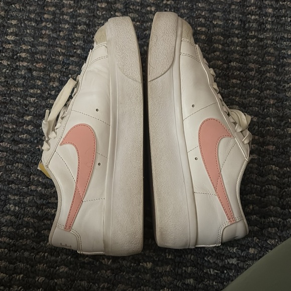nike low platform blazers - Picture 3 of 5
